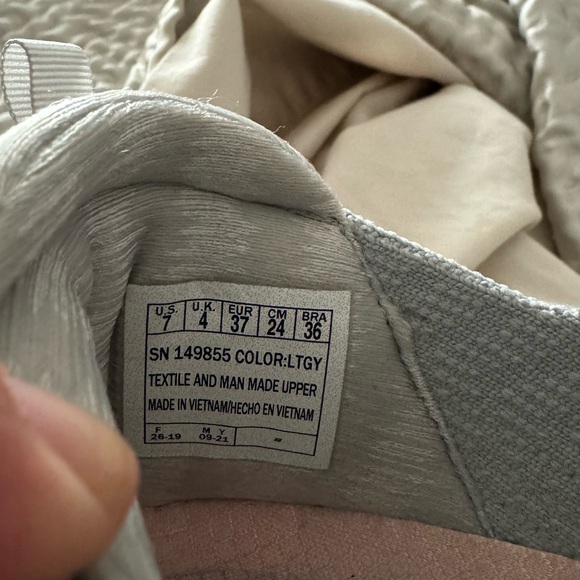 Women’s Skechers Ultra Flex 3.0 Size 7 - Picture 6 of 6